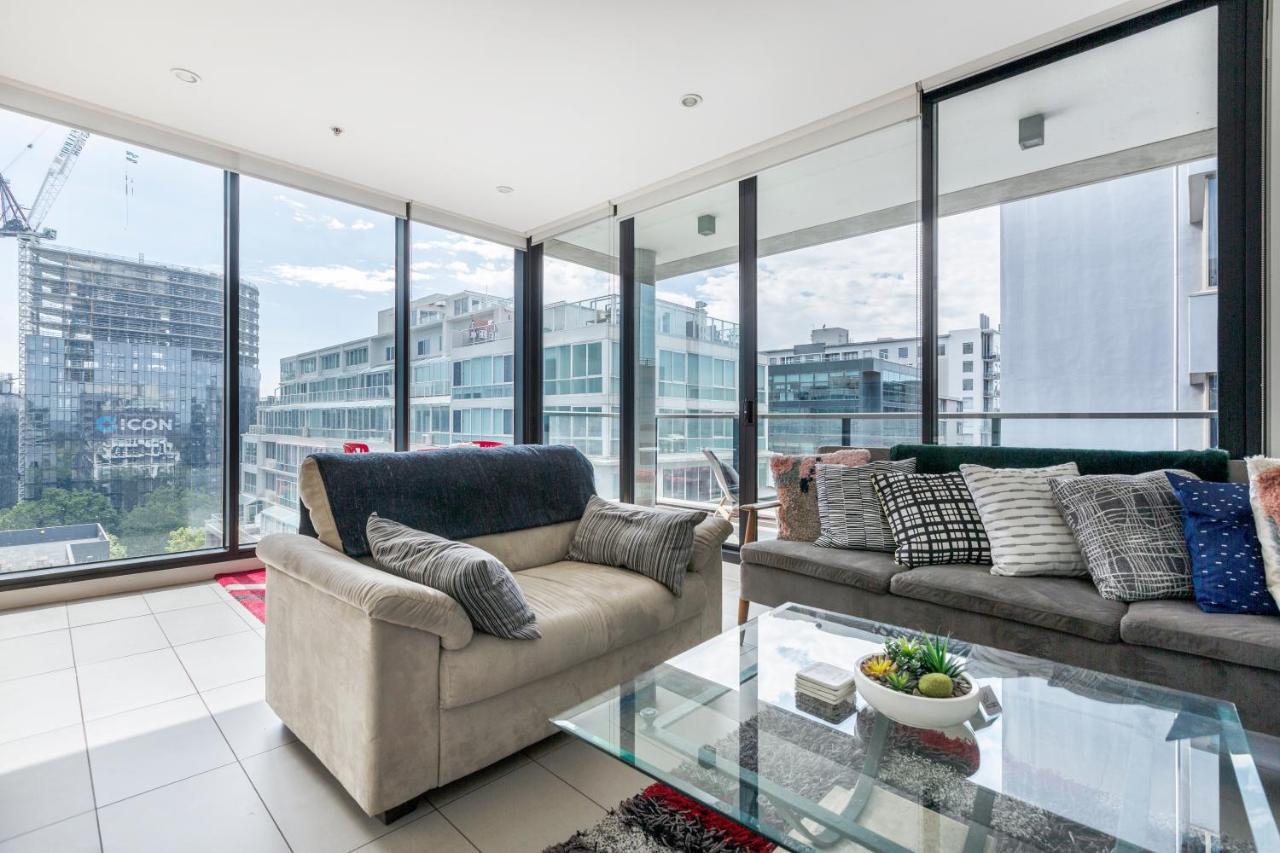 Light, Airy, Spacious Queens Road Apartment Melbourne Bagian luar foto