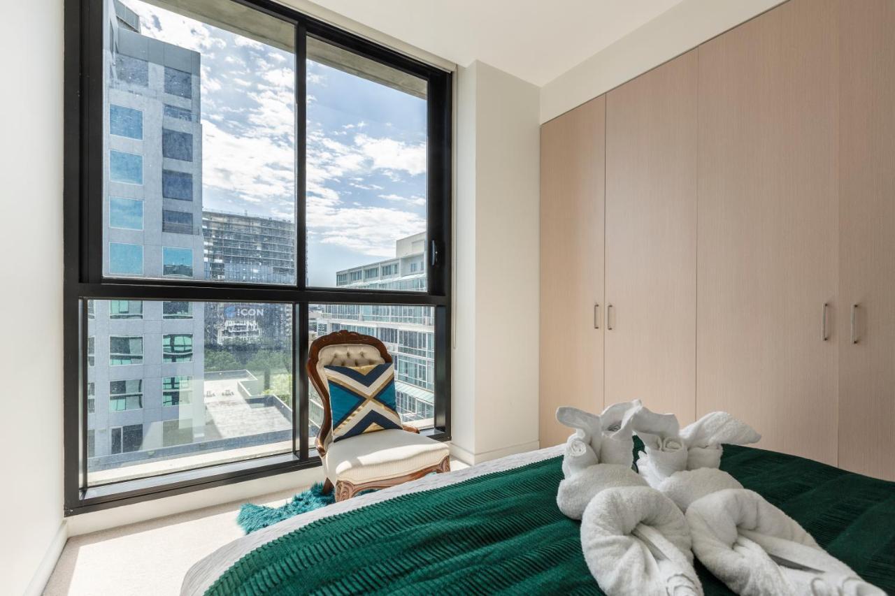 Light, Airy, Spacious Queens Road Apartment Melbourne Bagian luar foto