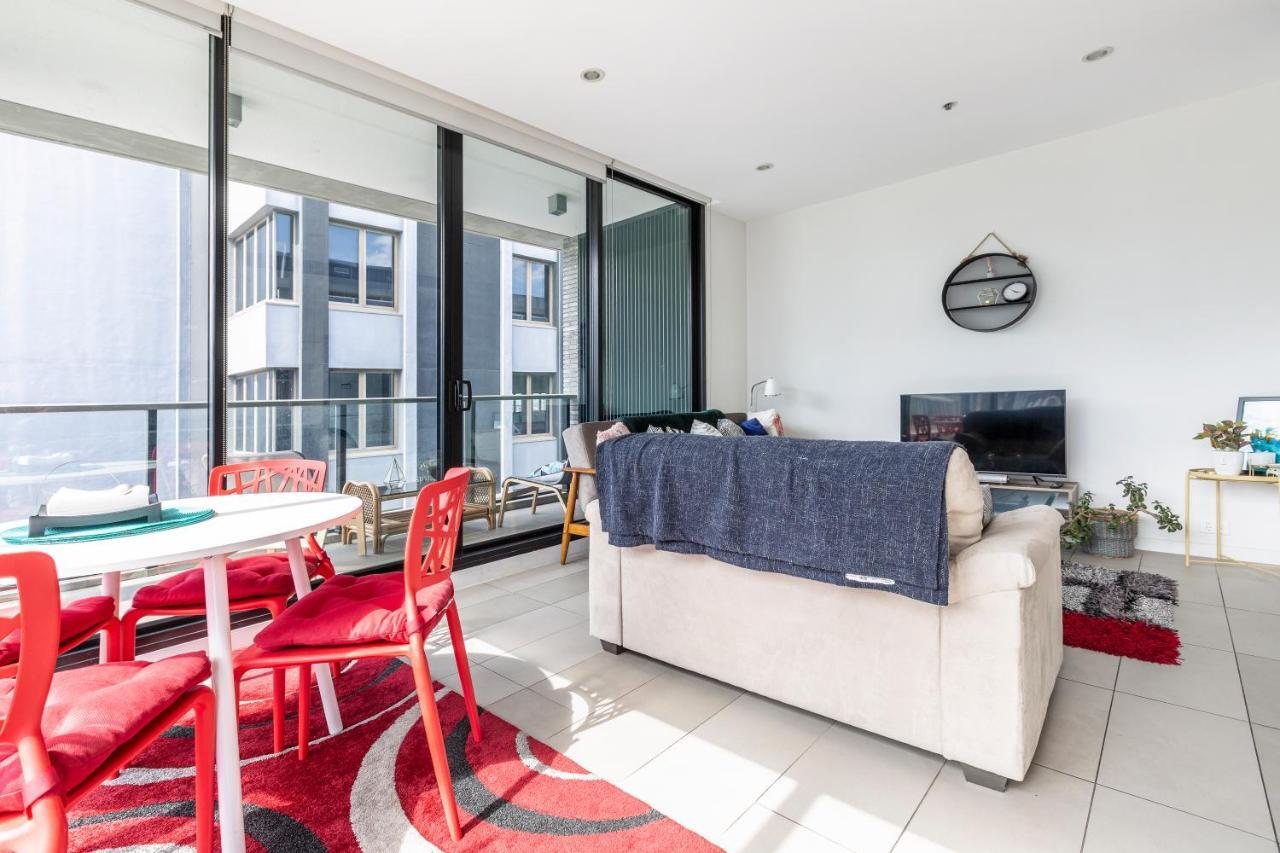 Light, Airy, Spacious Queens Road Apartment Melbourne Bagian luar foto