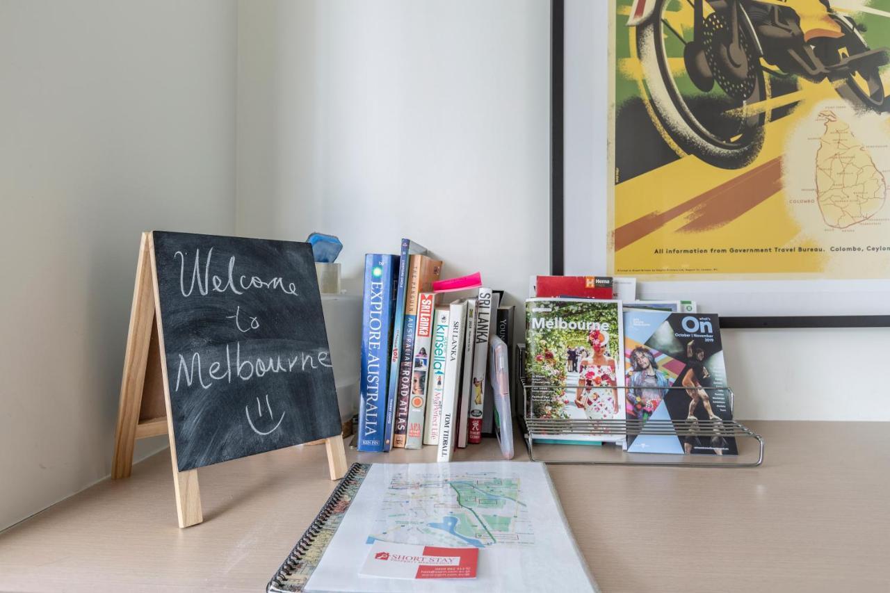 Light, Airy, Spacious Queens Road Apartment Melbourne Bagian luar foto