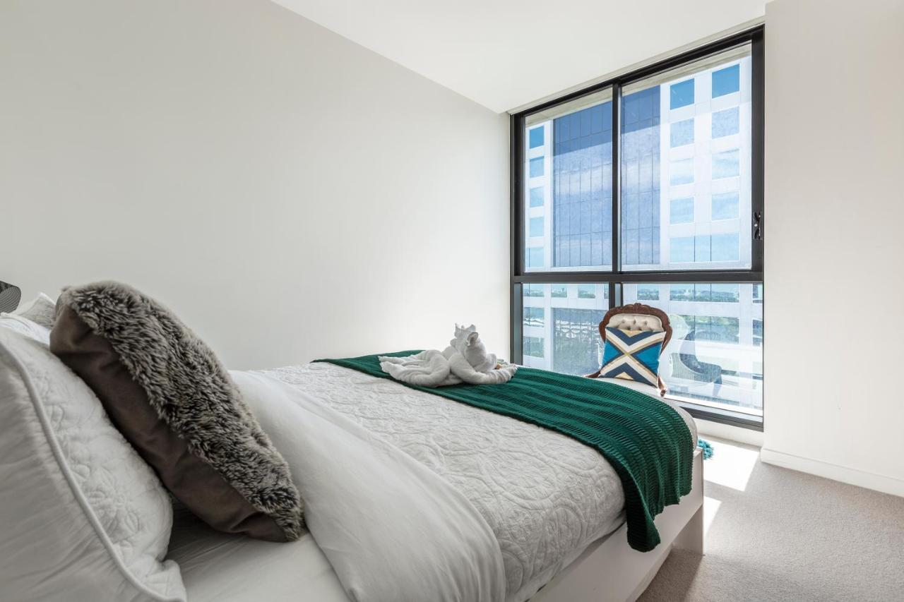 Light, Airy, Spacious Queens Road Apartment Melbourne Bagian luar foto