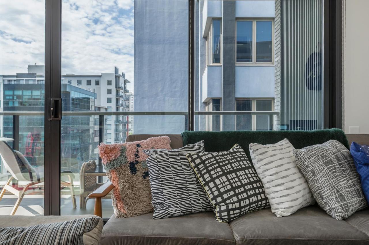 Light, Airy, Spacious Queens Road Apartment Melbourne Bagian luar foto