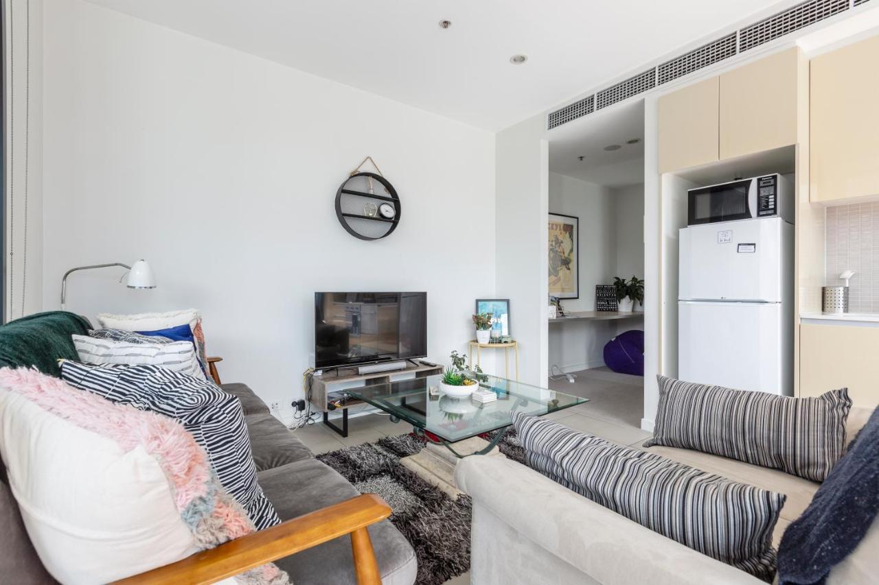 Light, Airy, Spacious Queens Road Apartment Melbourne Bagian luar foto