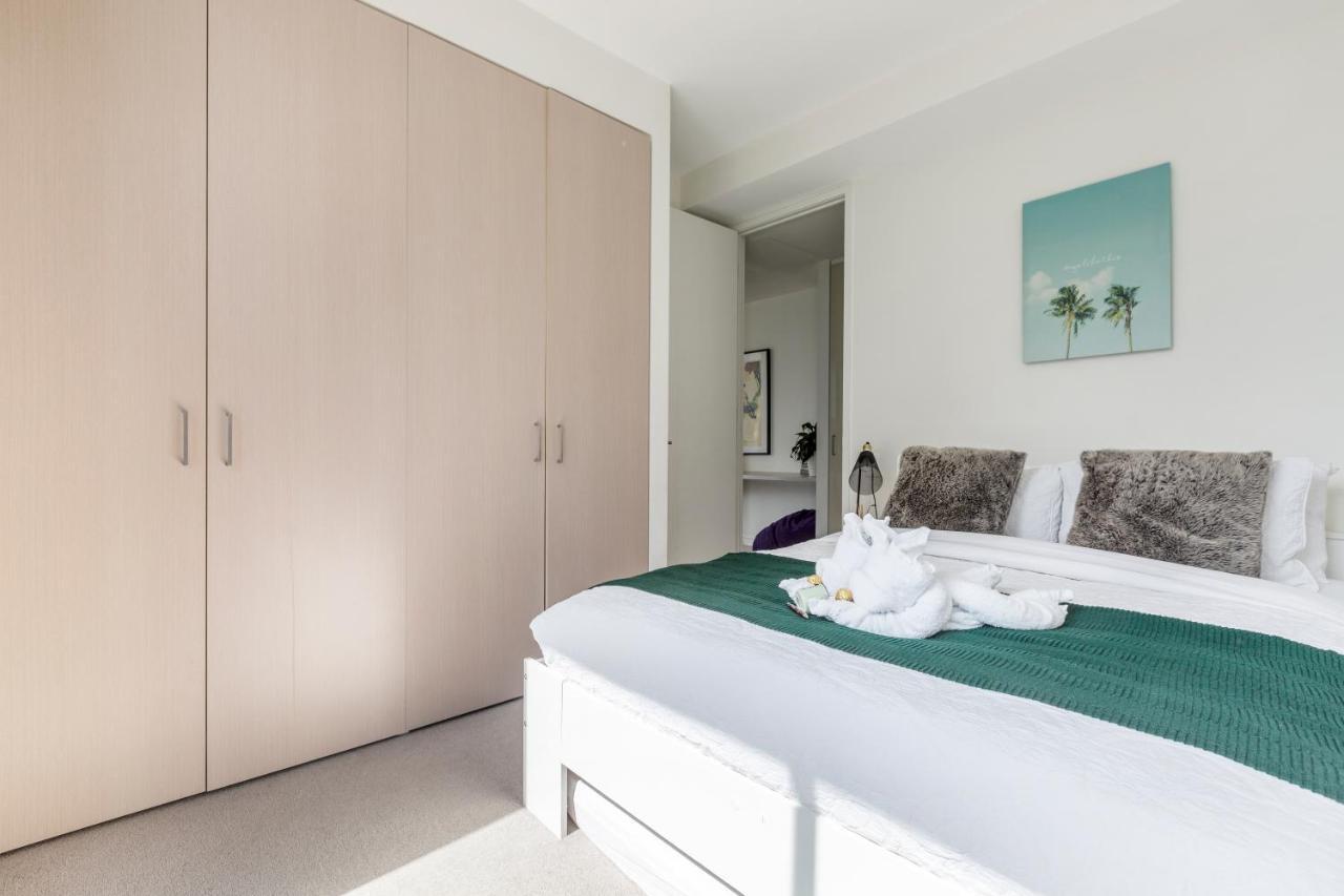 Light, Airy, Spacious Queens Road Apartment Melbourne Bagian luar foto